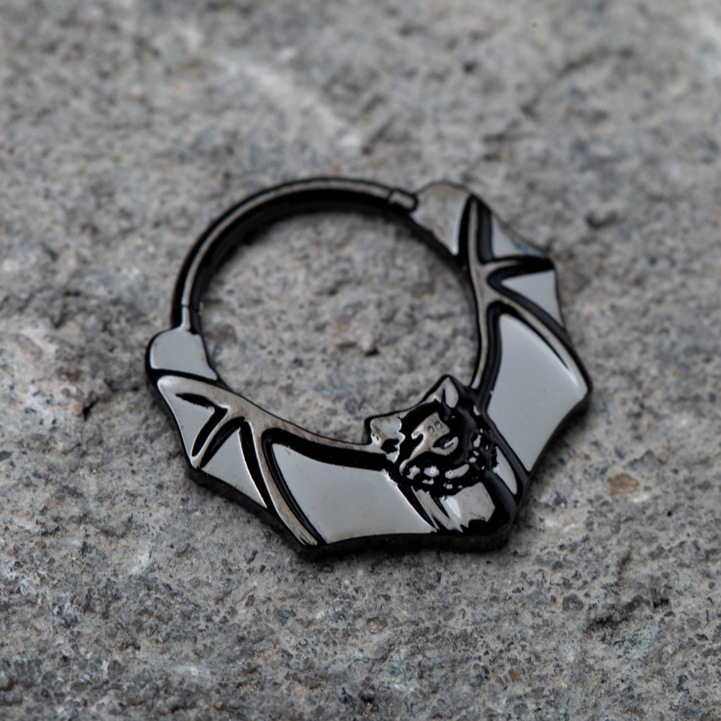 Bat Center Hinged Segment Ring - 316L Stainless Steel