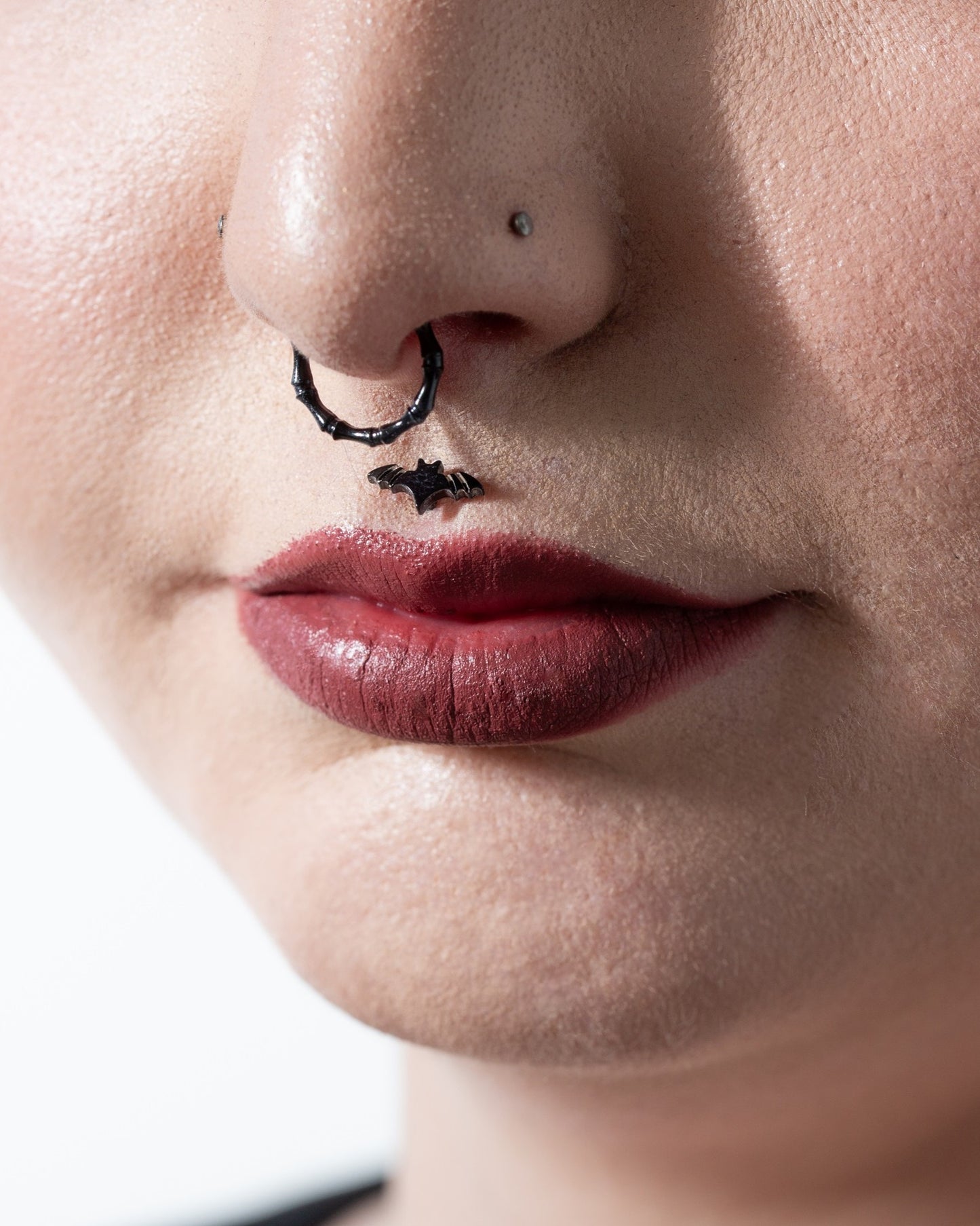 Bat Top Threadless Push-In Labret Stud - F136 Implant Grade Titanium