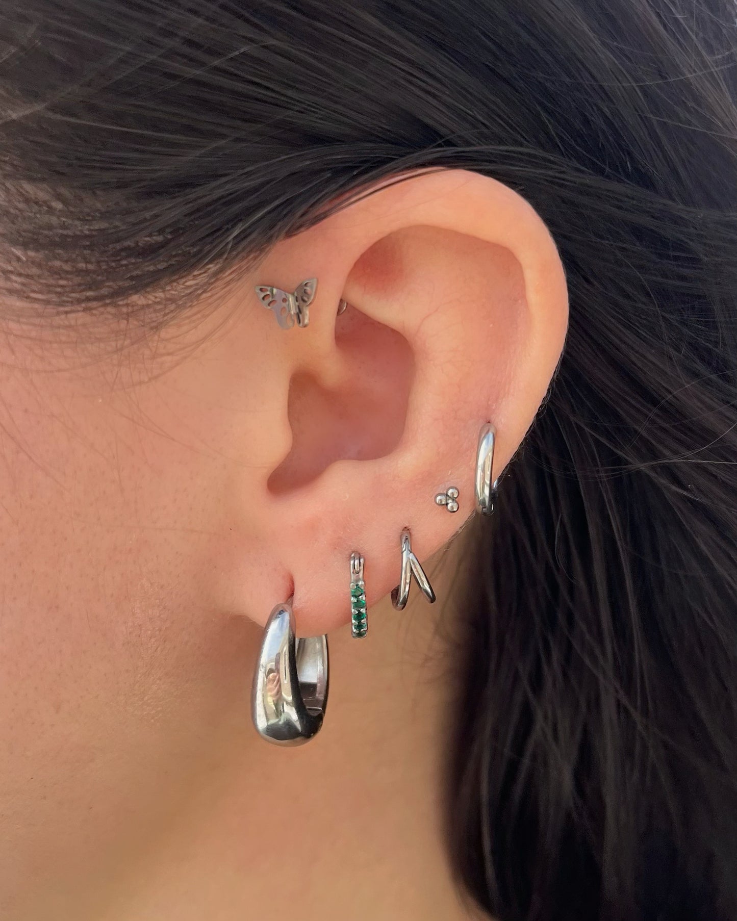Threadless Push In Butterfly Top Flat Back Flower Base Stud - ASTM F-136 Implant Grade Titanium