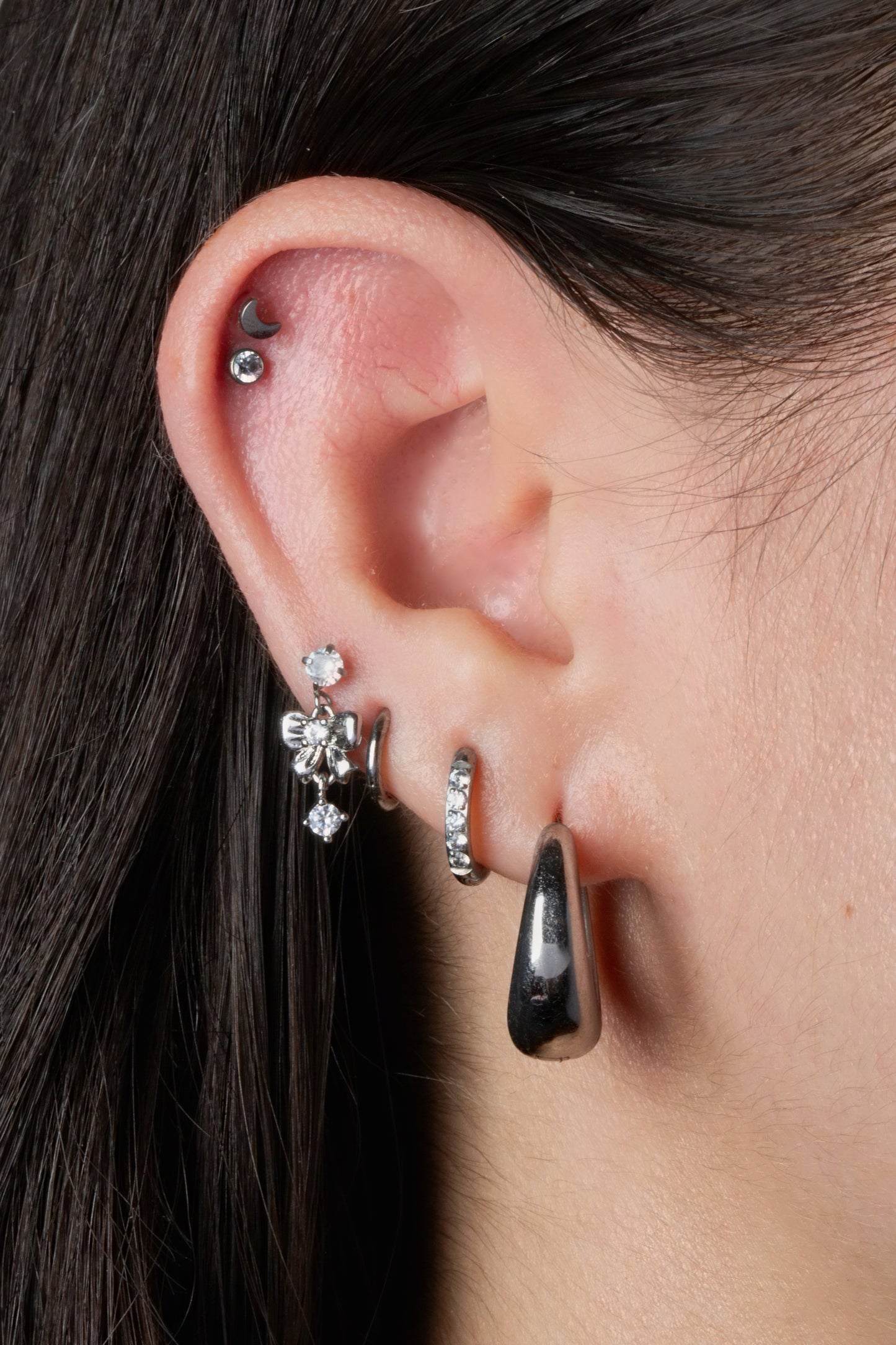 Crescent Moon Threadless Push in Flower Base Stud
- G23 Implant Grade Titanium
