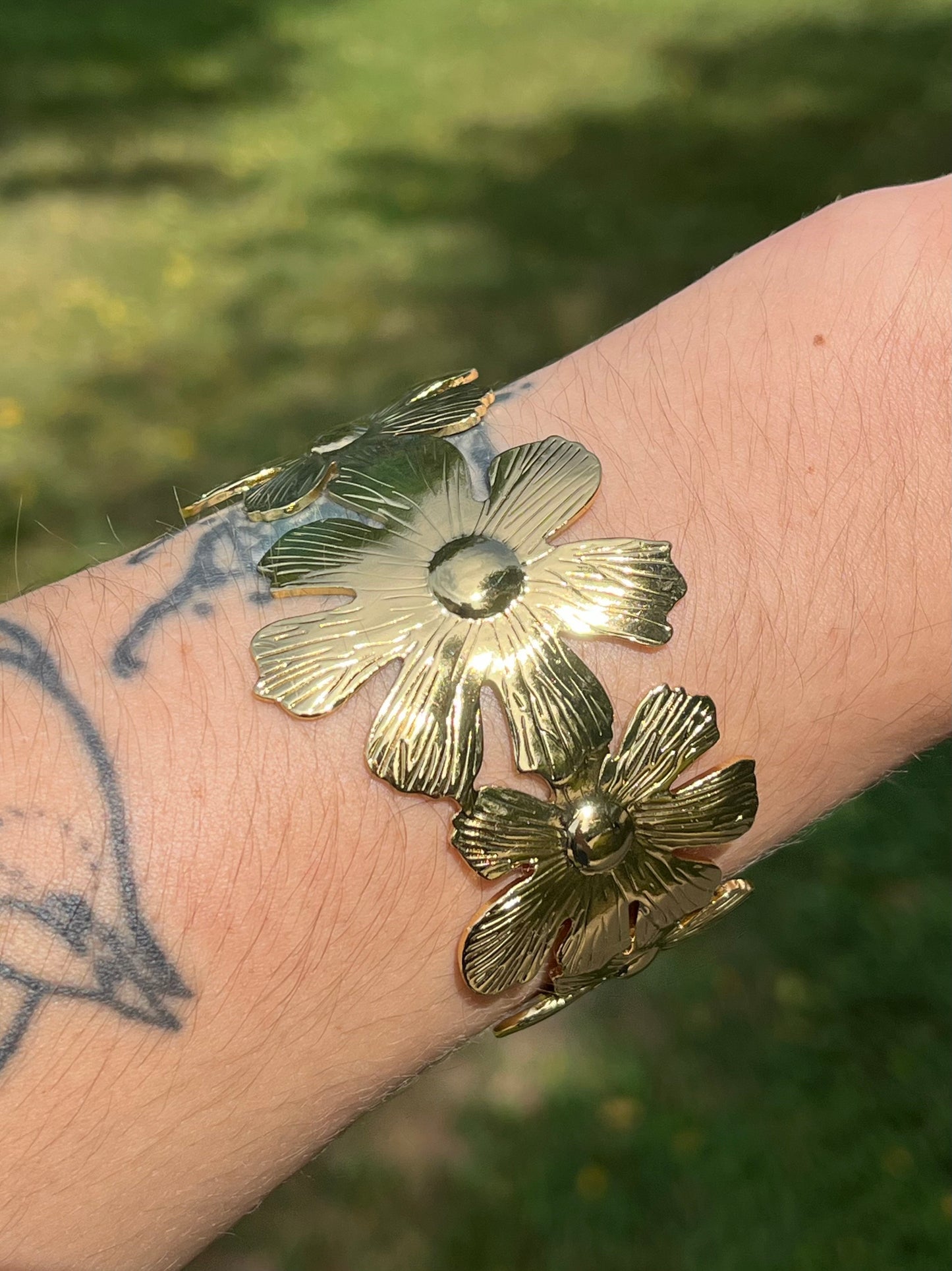 Flower Cuff Bracelet - Gold Plated Stainless Steel