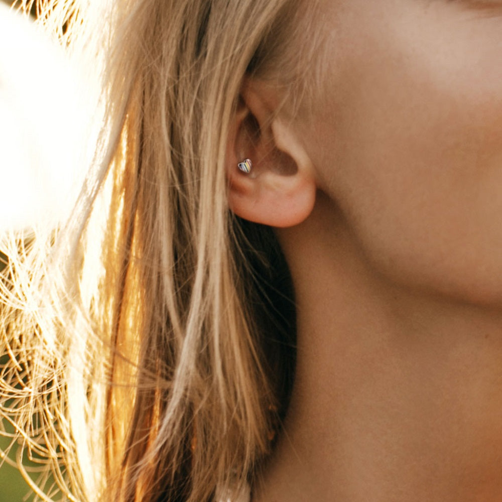 Internally Threaded Rainbow Striped Heart Top Flat Back Lip Cartilage Tragus Stud
- 316L Stainless Steel