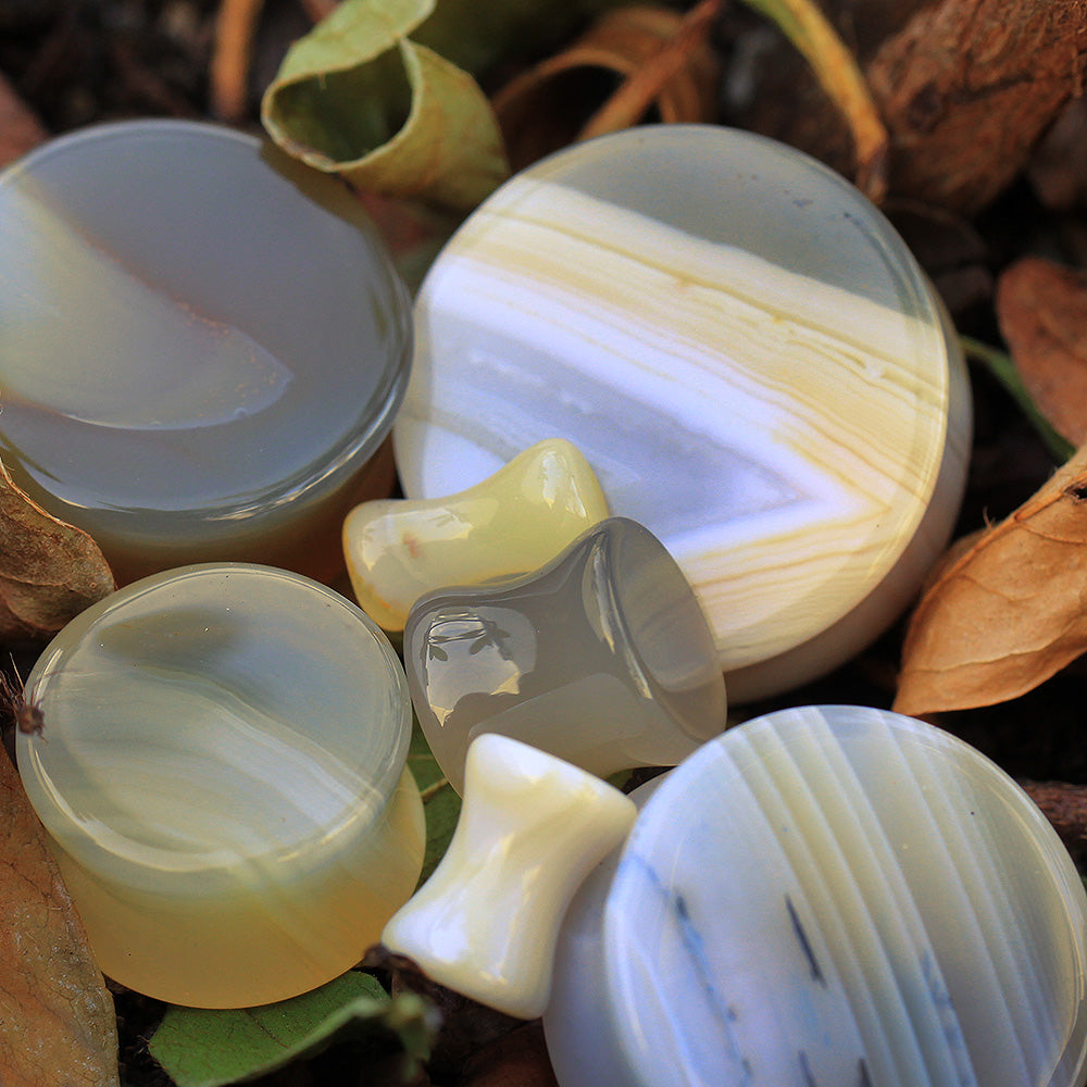 Natural Grey Agate Stone Saddle Plugs
- Pair