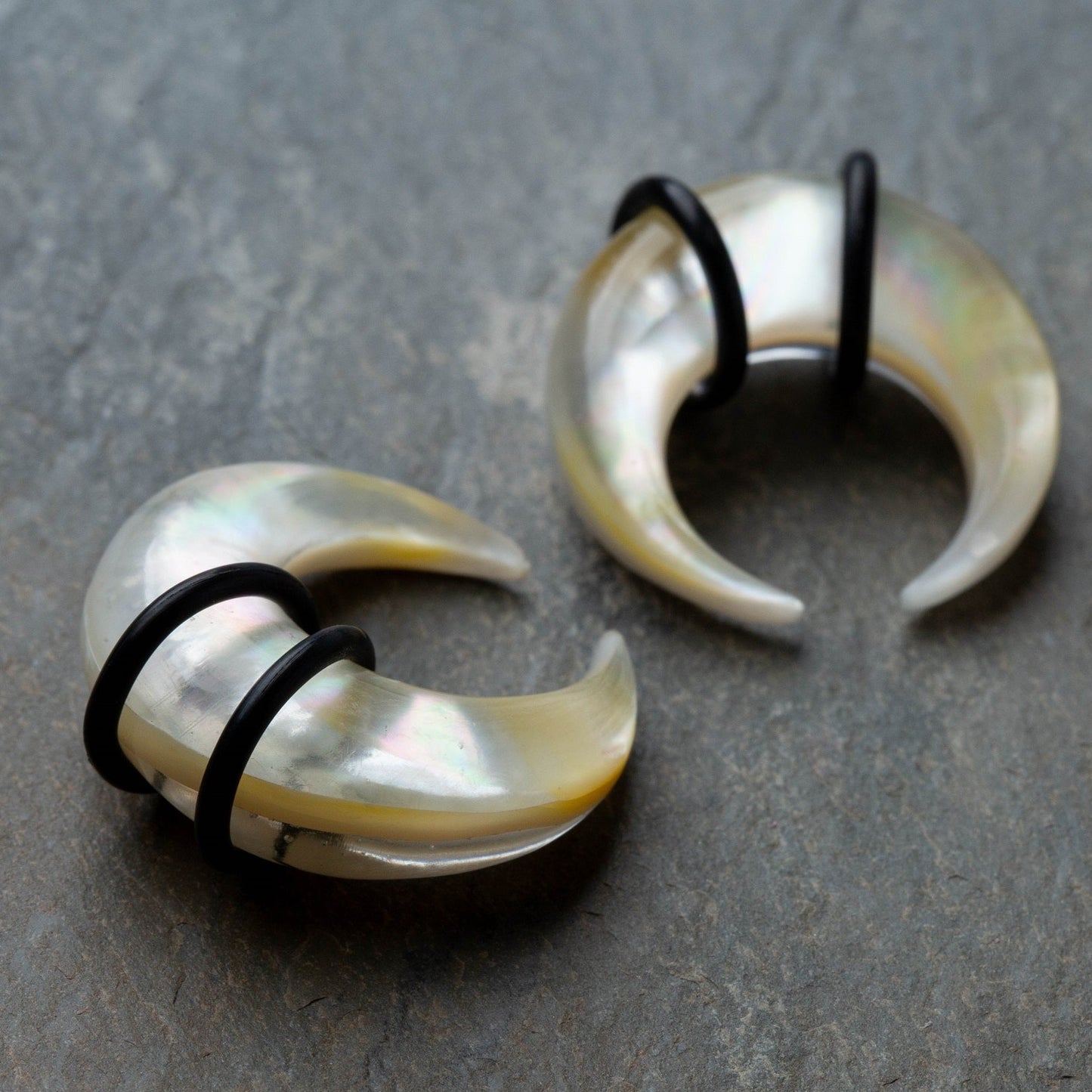 Organic Mother of Pearl Pincher Taper Plugs with O Rings