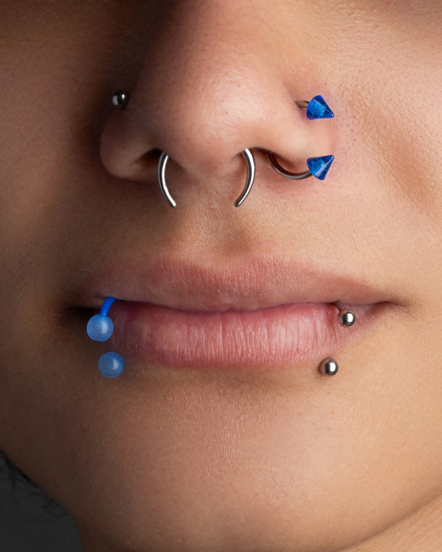Septum Pincher Nose Ring with 2 Black O-Rings - Stainless Steel