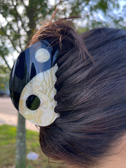 Yin Yang Claw Hair Clip